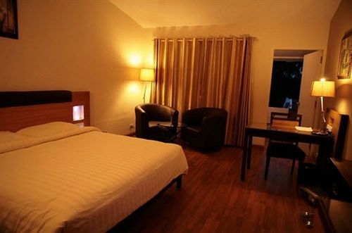 Deccan Plaza Hotel - Ooty Eksteriør billede