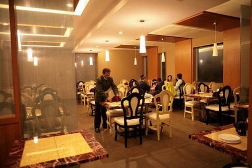 Deccan Plaza Hotel - Ooty Eksteriør billede